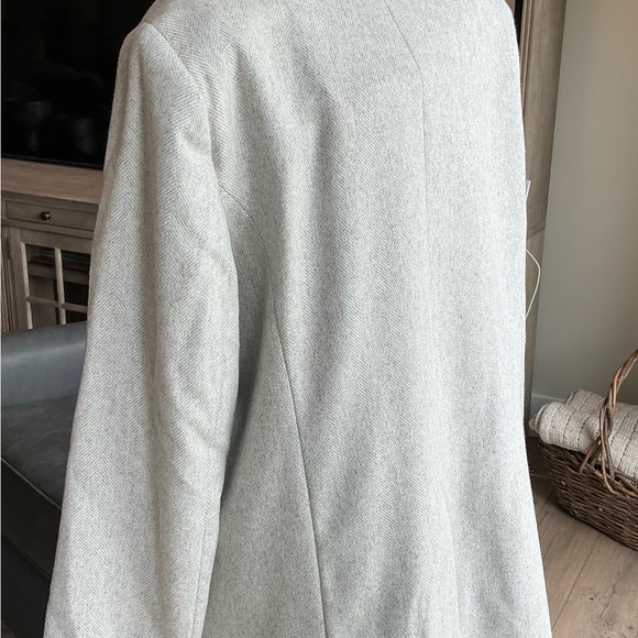 Talbots Gray Herringbone Wool Blazer, Size 10 - Picture 5 of 7